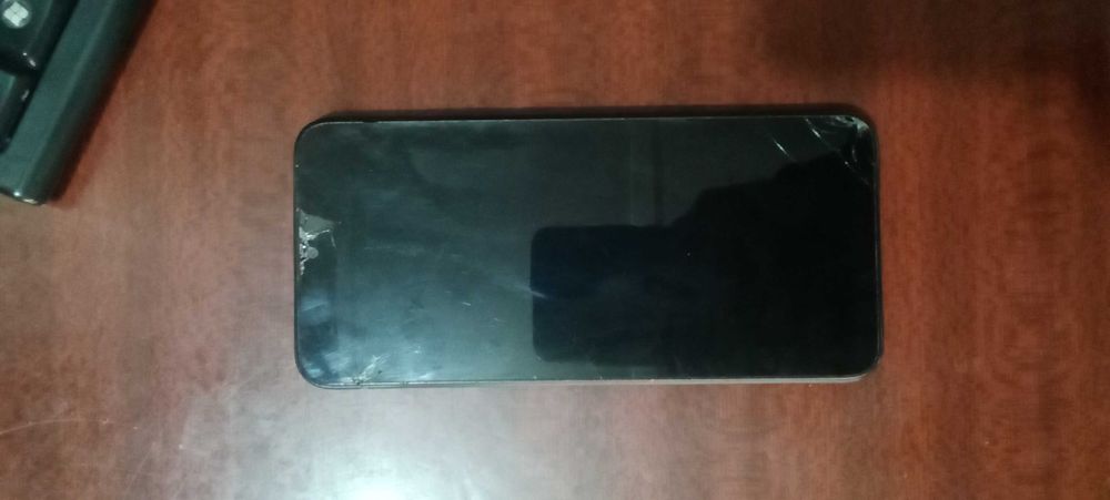 Redmi 9A faqat ekrani singan oʻzi ideal ishlidi