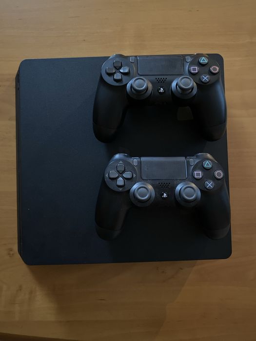 Продавам Ps4 slim 500gb