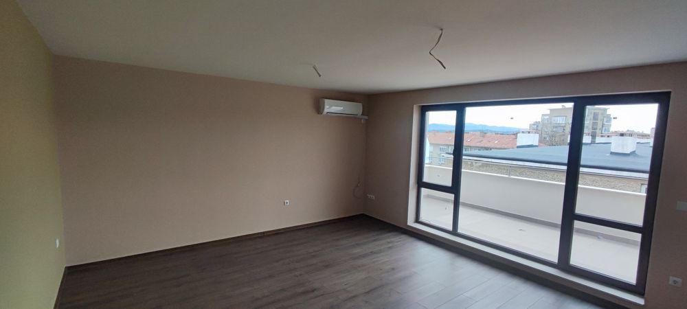 Продава се Тристаен апартамент в Казанлък - 110 кв.м за 1372 €/кв.м - Снимка #2