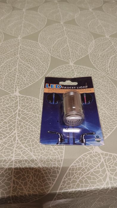 Cap de robinet cu led colorat