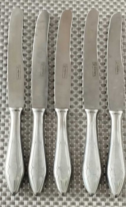 Кухненски и сервизни ножа П.Денев,манерки от Алпака.Купа.