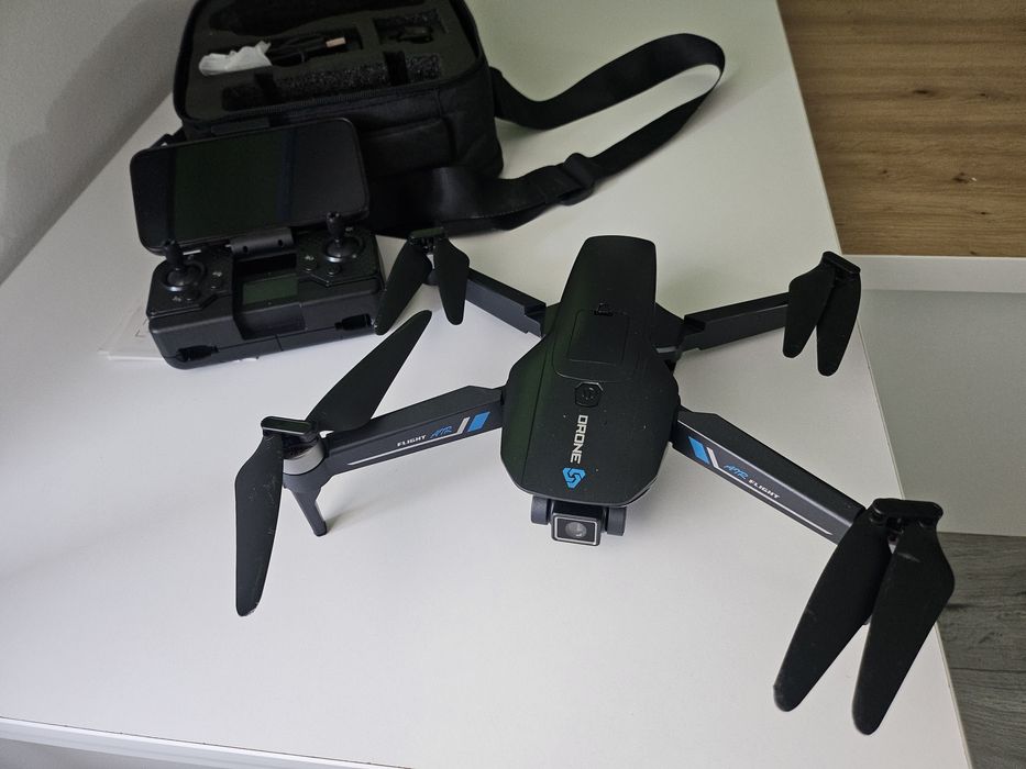 Drona în stare foarte bună de funcționare