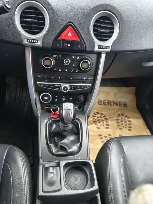 Renault koleos , 4x4 , 20 dci, Carlig , piele,scaune incalzite