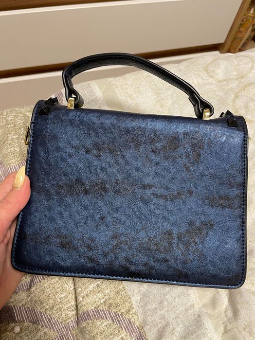 Чанта с бродирани орнаменти и камъчета