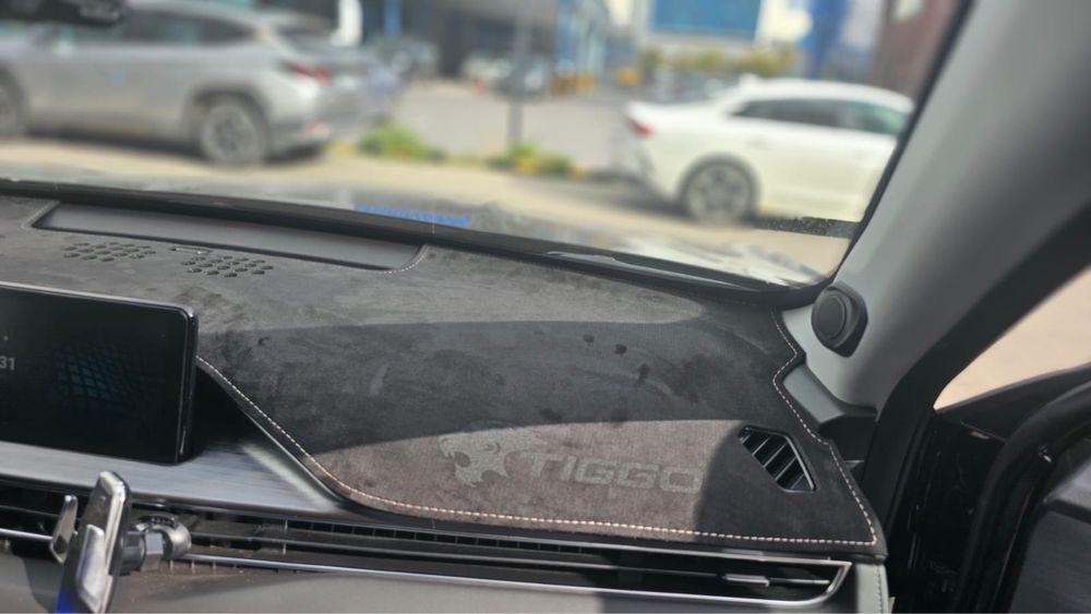 Накидка на панель из Алькантары