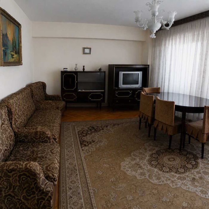 Inchiriez apartament 3 camere decomandat, 80mp , 2 bai , Unirii Nord