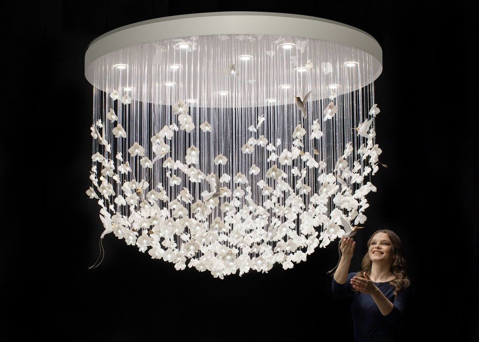 Электрика Установка люстры,трековой лампы,бра, галогенные лампы.