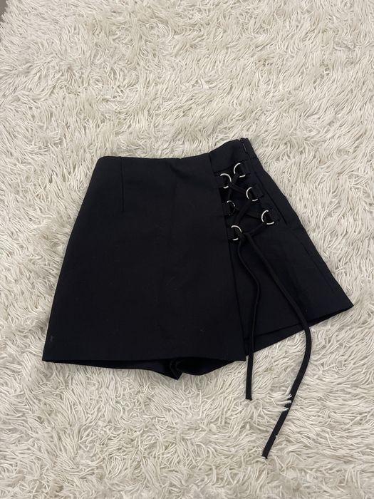 Дамска пола панталон Bershka, размер xs
