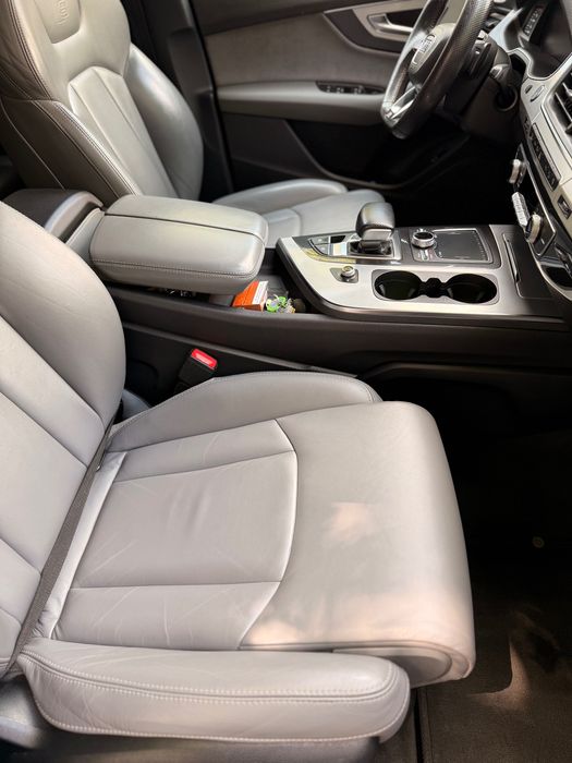 Audi Q7 2016 година