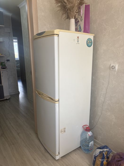 Продам холодильник LG