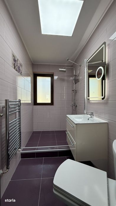 Apartament 4 camere, renovat complet, 2 băi, 2 balcoane, lângă spital