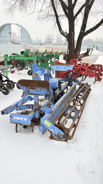 Продам вертикальную фрезу