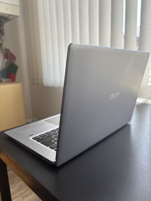 Лаптоп Acer Swift 3 – отлично състояние, нова батерия