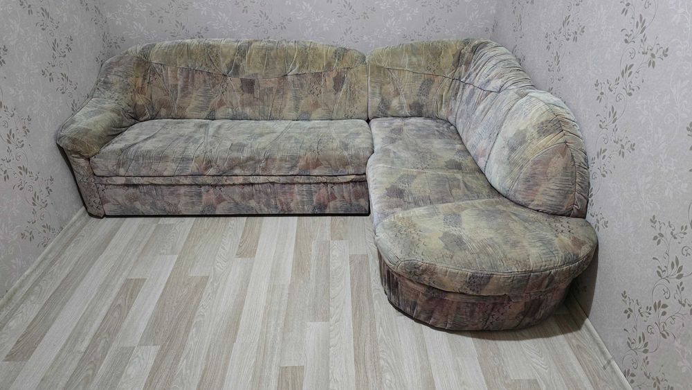 Canapea extensibila tip coltar