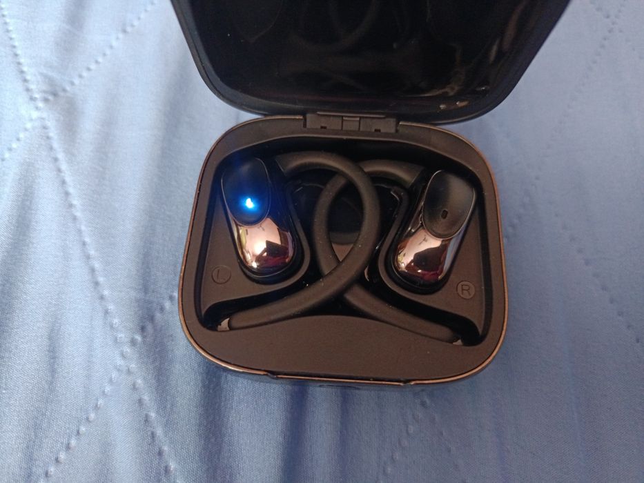 Vând căști fără fir conectare prin bluetooth ,noi