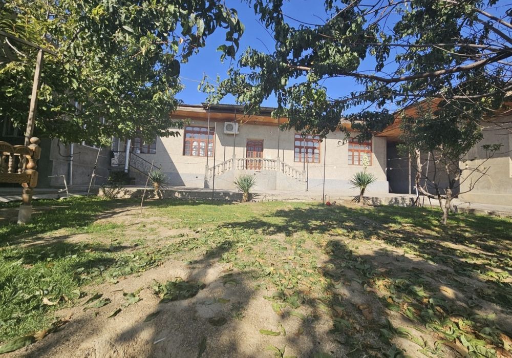 Кибрай тумани Узумзор маҳалласида  9,6 сотих 6 хонали уй сотилади.