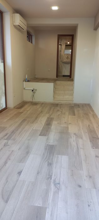 Дава се под наем Магазин в Благоевград, Идеален център - 24 кв.м за 204 € - Снимка #2