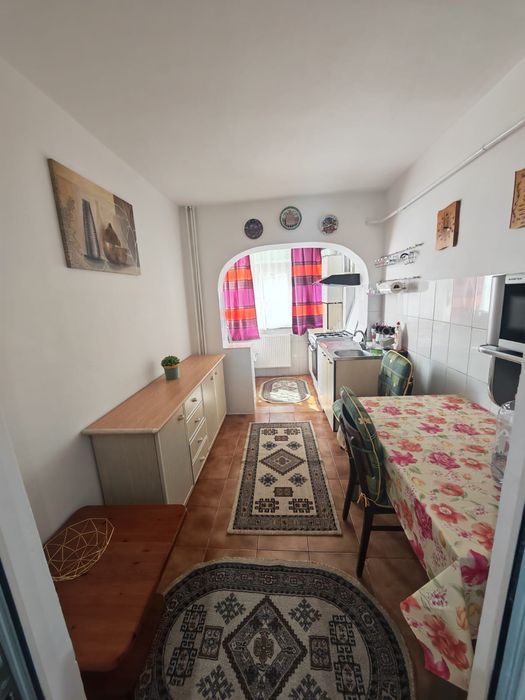 Apartament 2 camere de închiriat – Complet mobilat și utilat