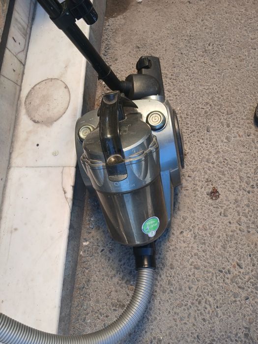 Пылесос мошний..