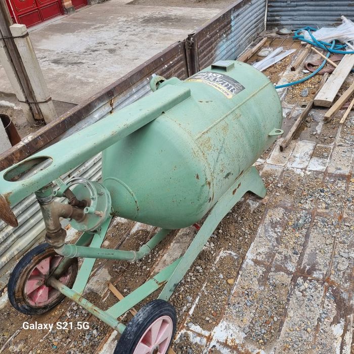 Пескострой для очистки металла