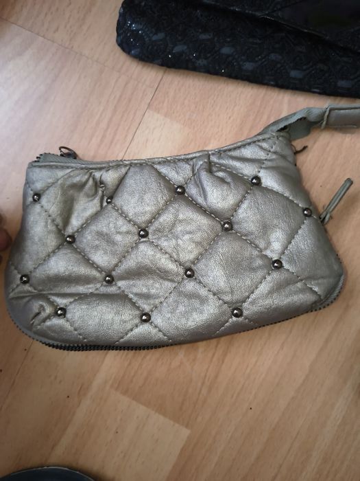 Малки чантички и несесери