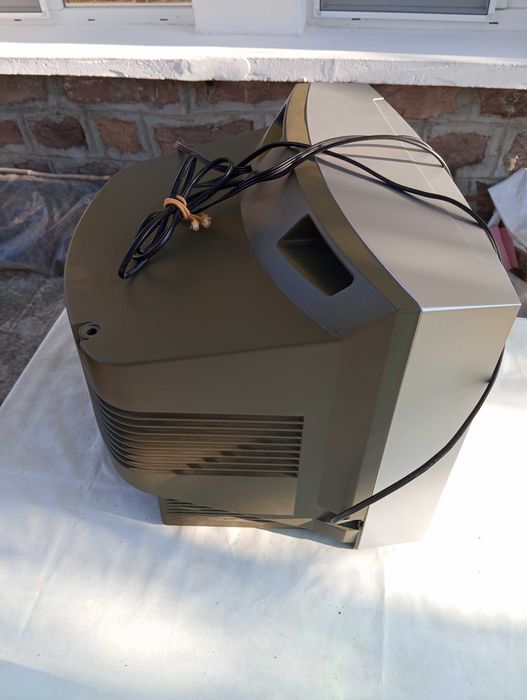 Лампов Телевизор NEO