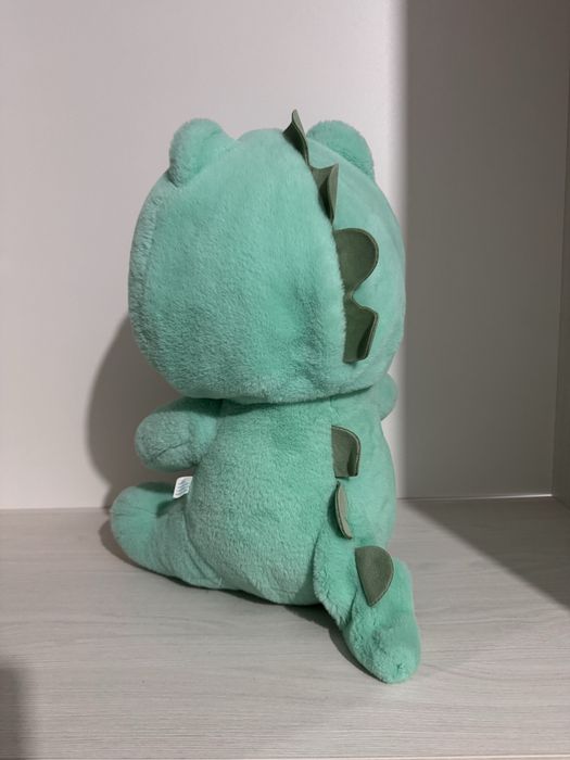 Игрушка медвежонок в костюме динозавра