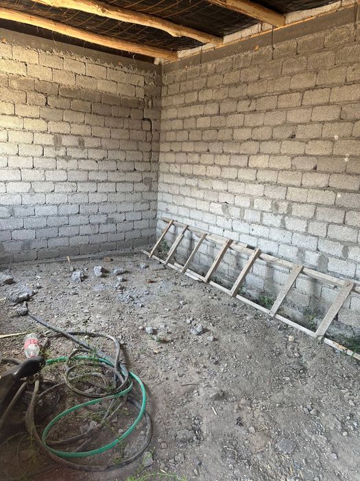 5 mavzeda 4 xonali uy sotiladi