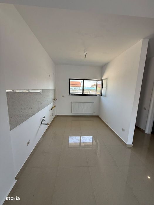 Casă de vânzare cu 3 camere și mansardă, toate utilitatile.