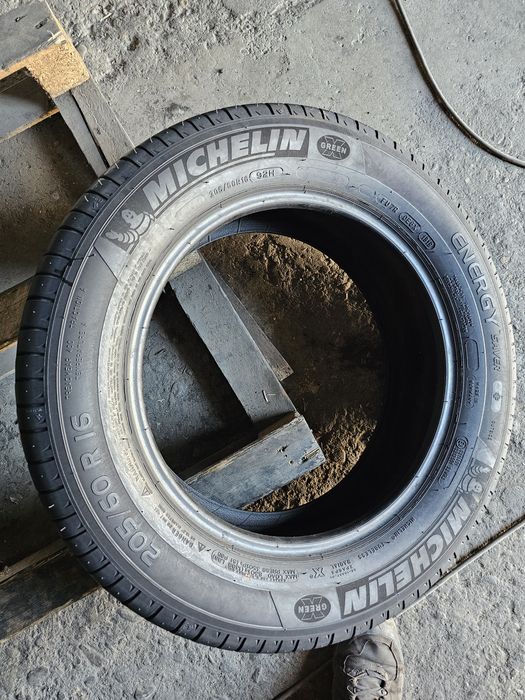 2 anvelope vara 205 60 16 Michelin 6.4mm