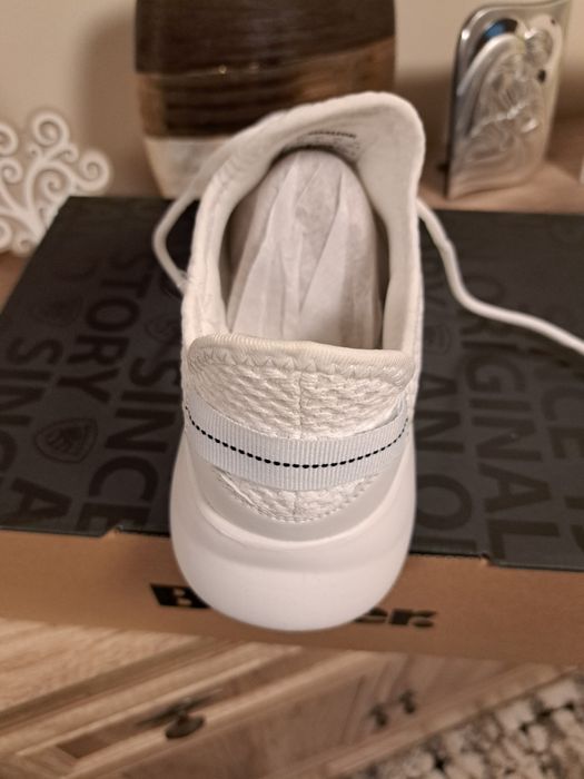 Vând sneaker originali Blauer