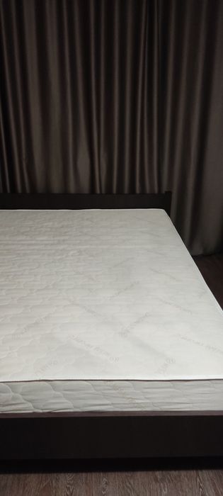 Продам 2х.сп.кровать с матрасом.