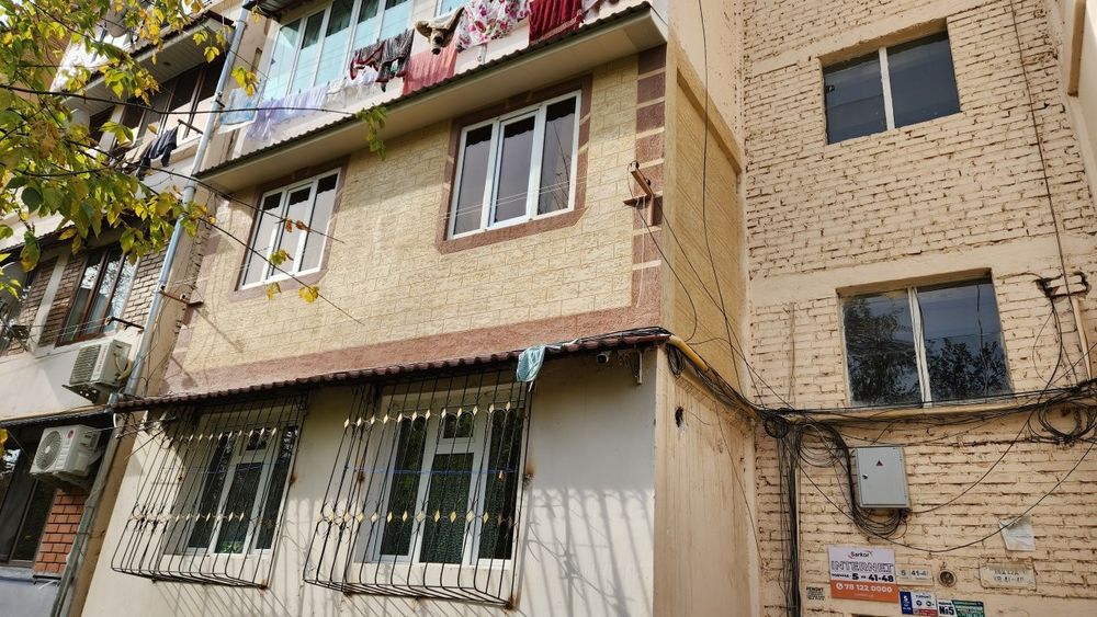 3 xonali kvartira sotiladi. Troyskiy rayon