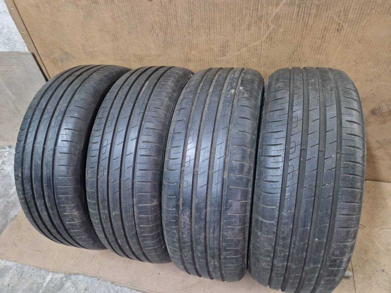 4 Goodyear R17 215/55
летни гуми
DOT4220