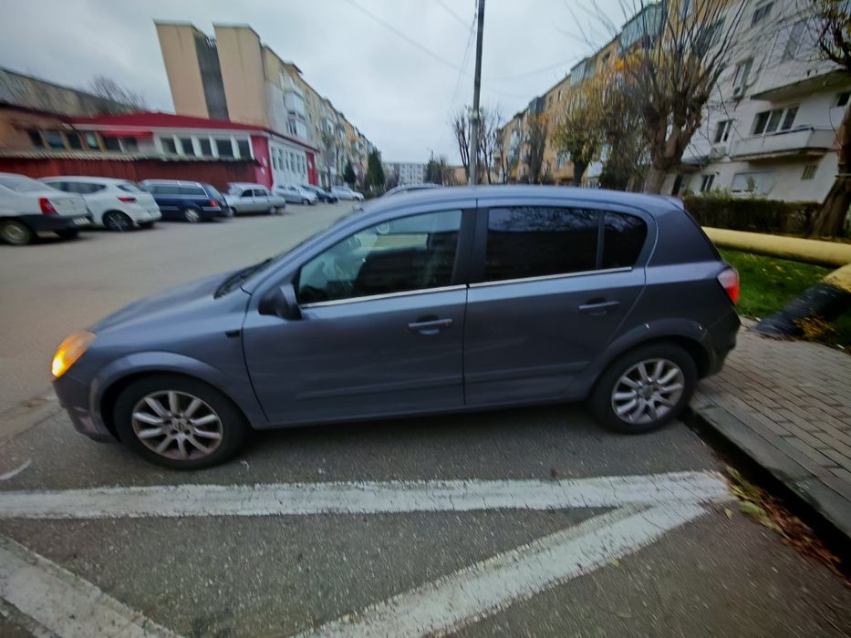 Opel Astra H varianta Elegance