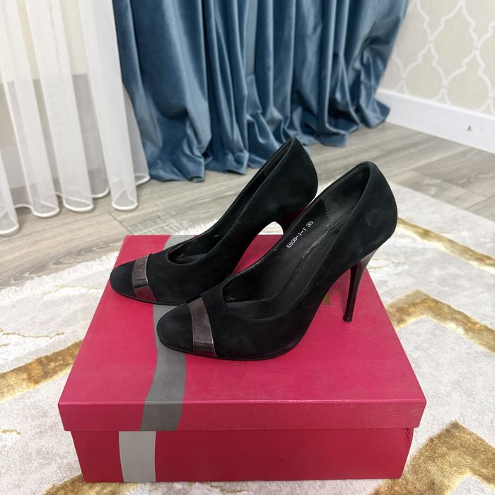 Замшевые туфли б/у