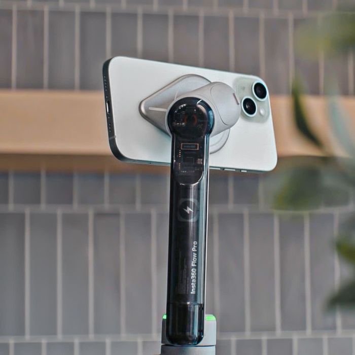 Insta360 Flow Pro + крепление MagSafe — полный комплект