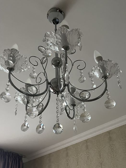 Люстра в отличном состоянии