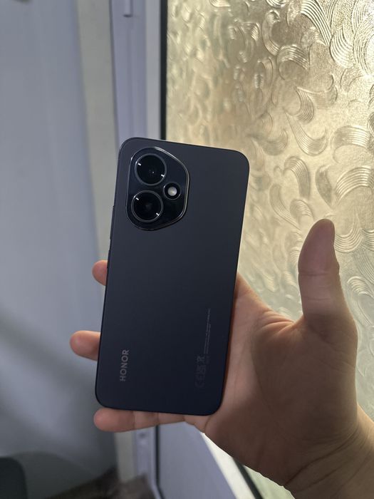 Honor 400 holati ideal