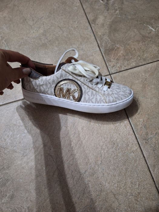Sneakers Michael Kors și Claivin Klein