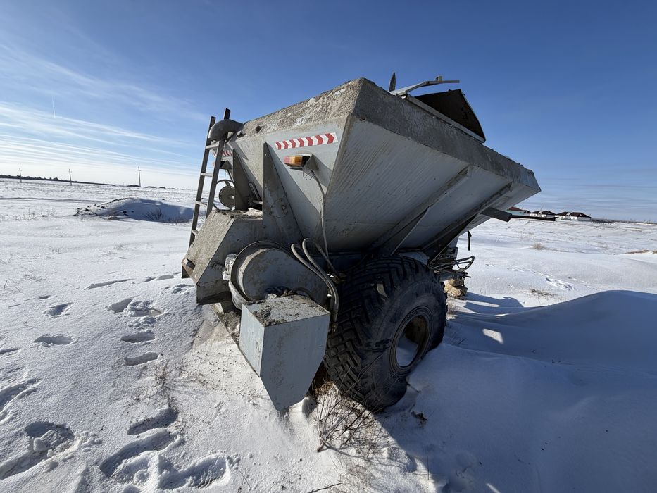 Распределитела цемент 8 тонник