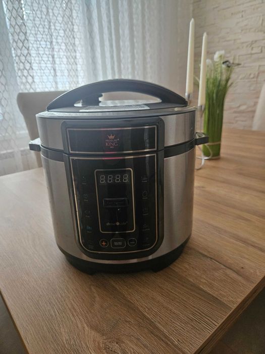 Мултикукар / Multi cooker
