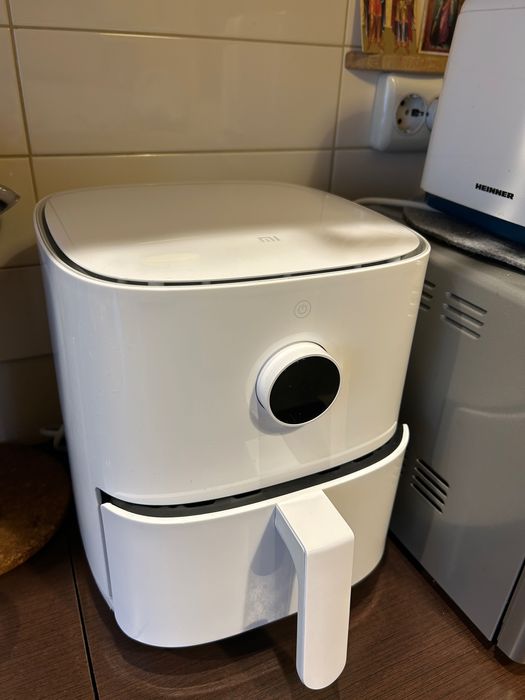 Airfryer 3.5L, alb, 1500W cu 8 programe - garantie inclusa