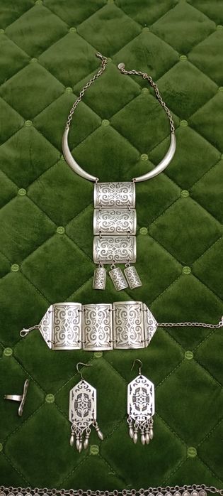 Украшения в казахском стиле.