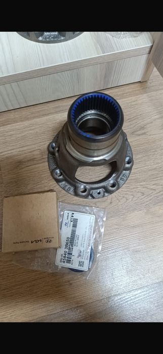 Запчасти на хюндай 350000