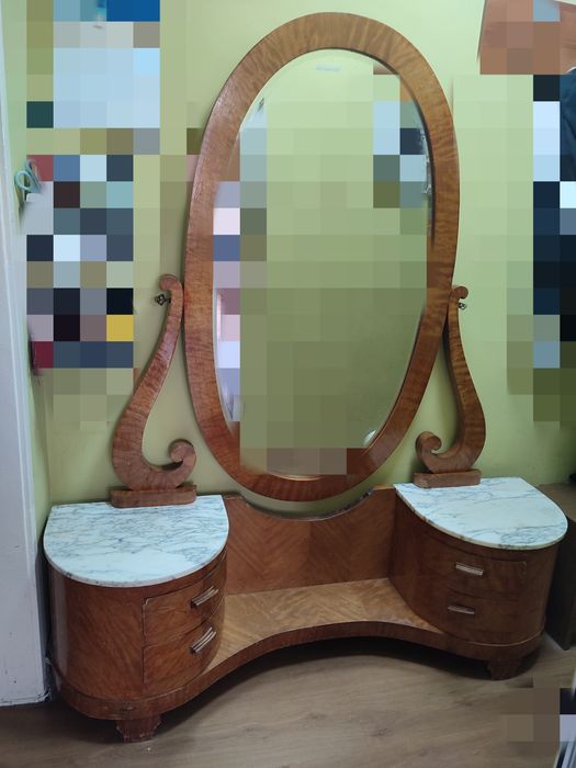 Старинен шкаф с огледало - портманто