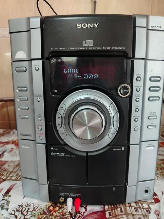 Vând combina Sony MP3 cu tot cu adaptor bluetooth