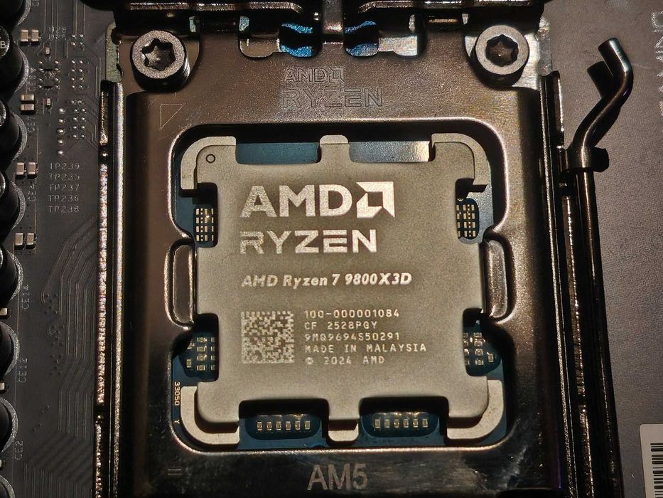ASRock Phantom Gaming X870E Nova WiFi + Ryzen 7 9800X3D, 8 cores, 5.2Ghz, 96MB, AM5