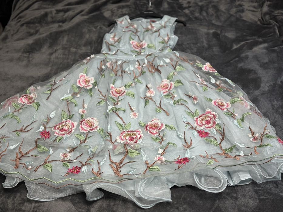 Rochie superba chi chi london