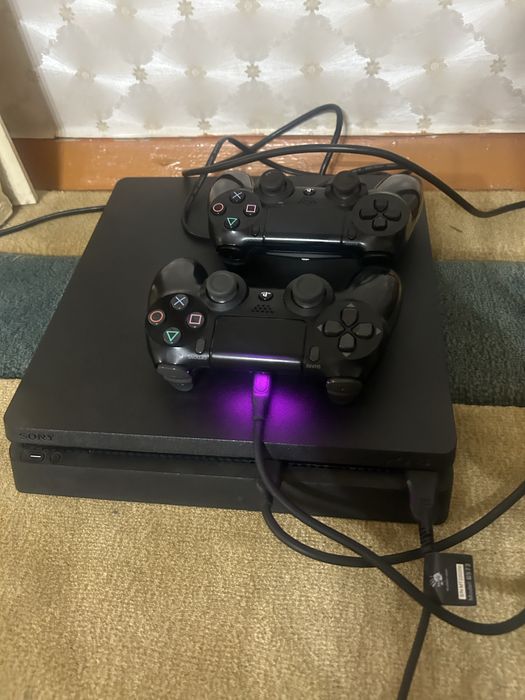 Прадам пс4 с двумя джостиками  слим